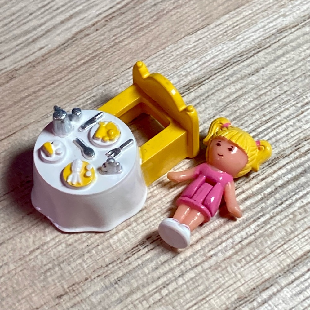 Vintage 1989 | Polly Pocket | Tiny Tina's Dinner Time